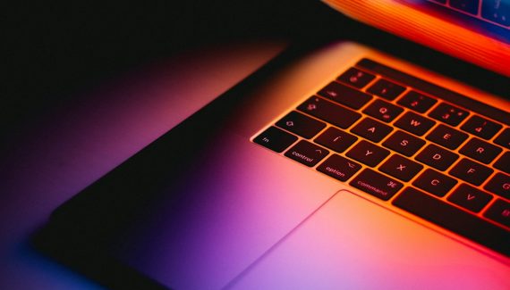 How does AI translate ensure accuracy in translating ambiguous language?