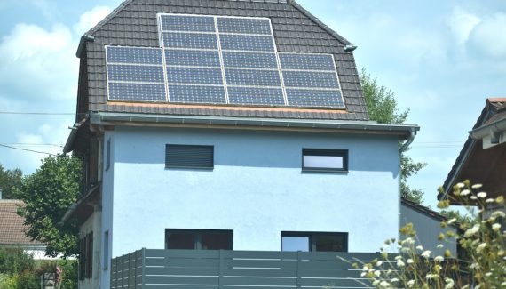 Solar Marketing Strategies: Web Development Insights