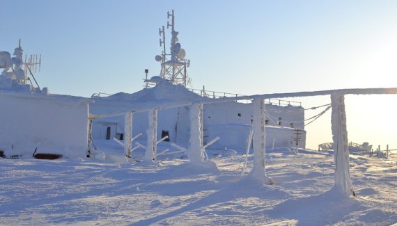 How was the funding secured for Grandis Expedition 33?